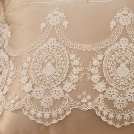 Elegante e raffinato merletto in cotone bianco italiano “Madame”