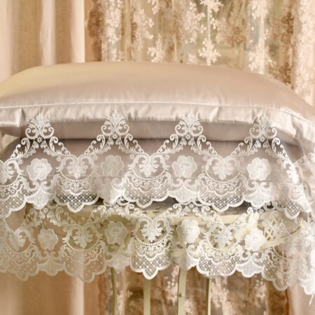 Coppia federe in raso rosa antico e merletto bianco “Maria Louise”