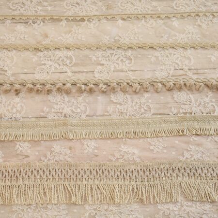 Finiture di passamaneria avorio lussuosa italiana