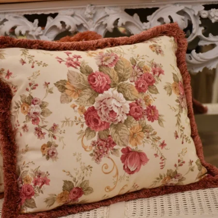 Cuscino con passamaneria “Rose Vintage”