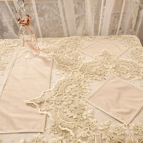 Meraviglioso tris centrini velvet beige antico e merletto “Claire”