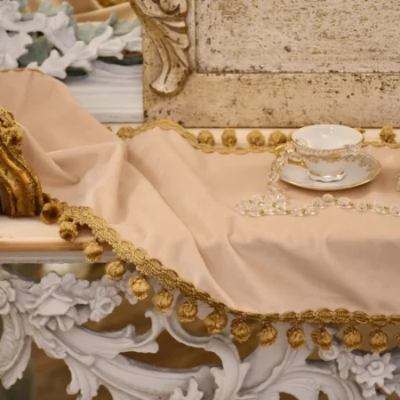 Runner collezione “duchessa” velluto pregiato e passamaneria oro antico beige