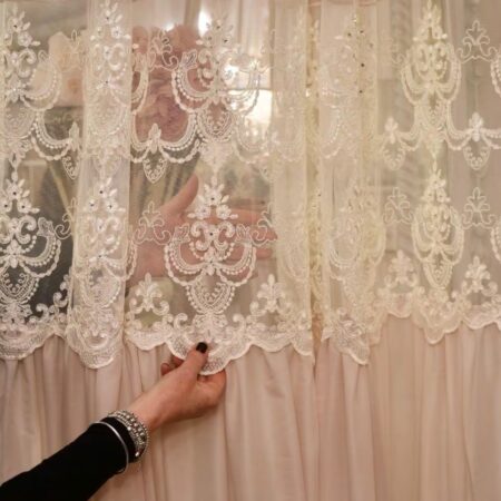 Tenda “Élégance Rebrodé” – Georgette e Pizzo Bianco Ricamato