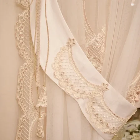 Ambrasse per tende in seta Bianco Perla e Pizzo decorato