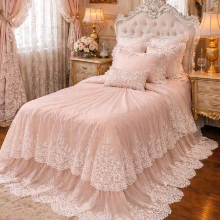 Copriletto Sartoriale in Georgette rosa con Intagli di Pizzo Italiano